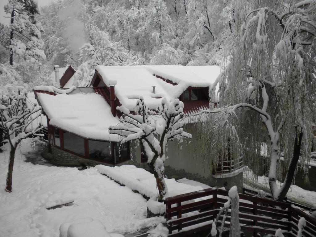 Rem'S Pension Risnov Exterior photo